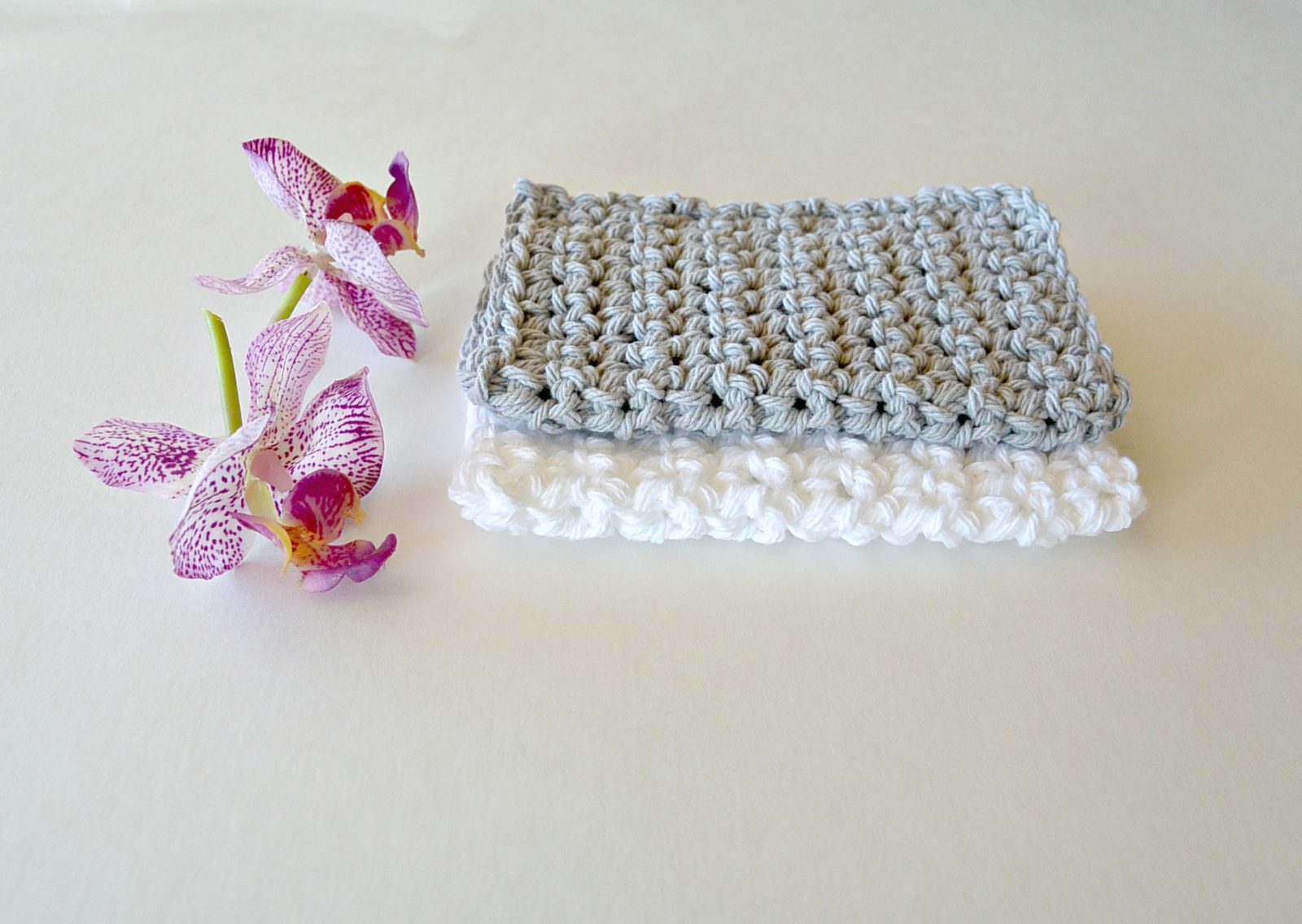 https://www.mamainastitch.com/wp-content/uploads/2015/01/Easy-Crochet-cotton-dish-cloths.jpg