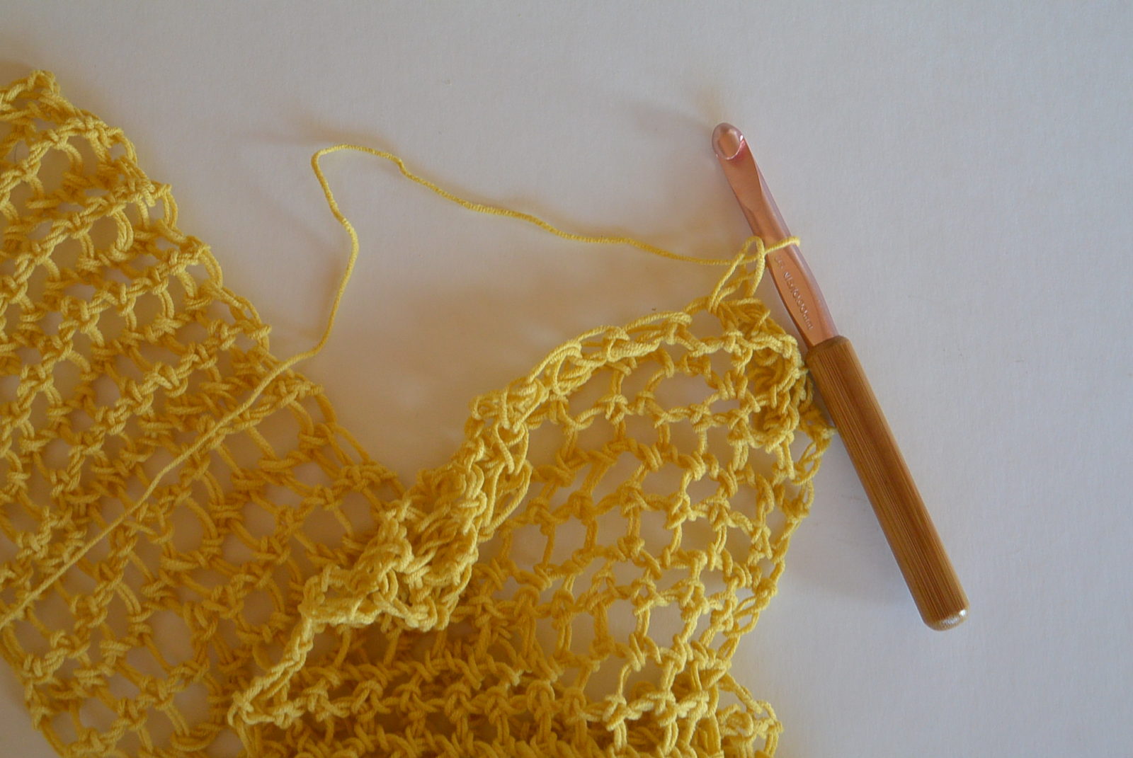 Pretty Chunky Crochet Scarf Pattern – Mama In A Stitch