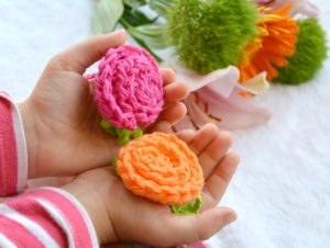 Crochet Deco Roses with Leaves