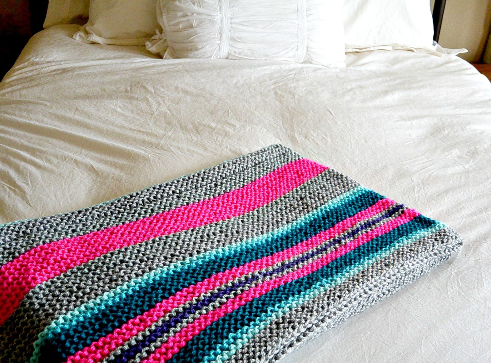 Easy Native Stripes Knit Blanket / Throw