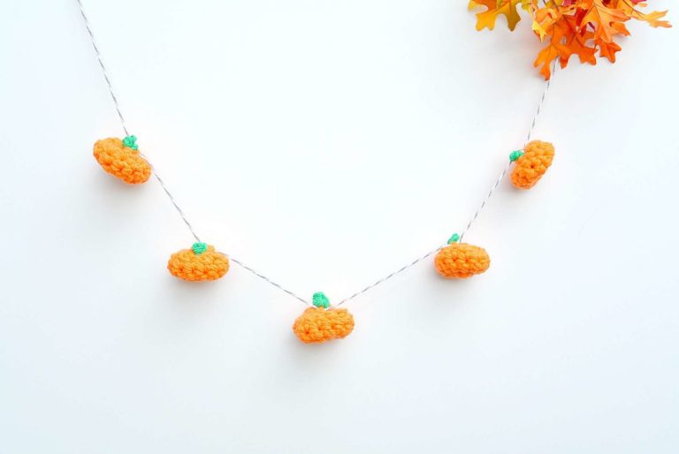 Little Crochet Pumpkin and Garland – Mama In A Stitch