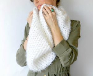 Powdered Sugar Beginner Crochet Free Cowl_