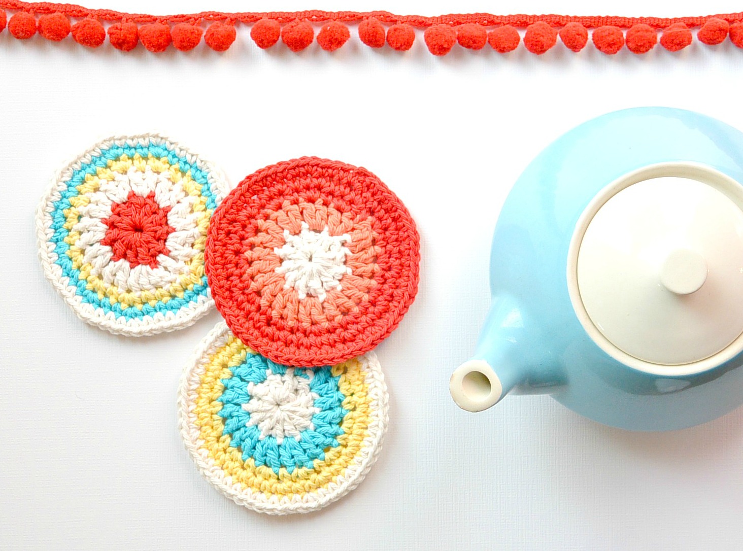 Colorful Little “Vintage” Coasters – Free Crochet Pattern