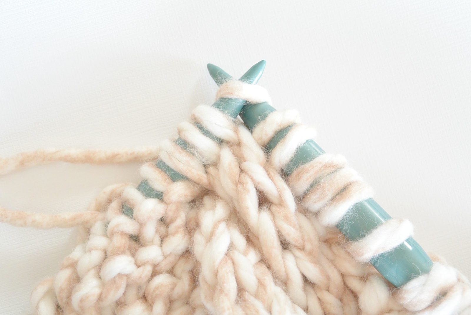 How to Knit: Easy Chunky, Cable Knit Blanket – Lunar Knits by Lori