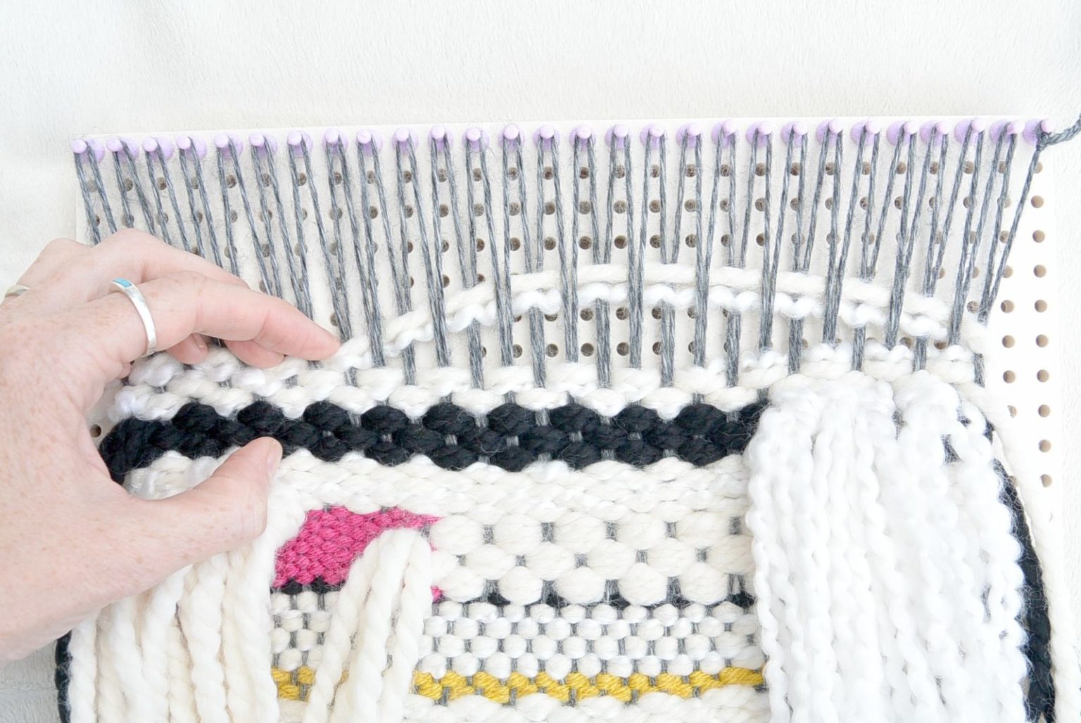 How To Weave A Wall Hanging Tutorial Mama In A Stitch