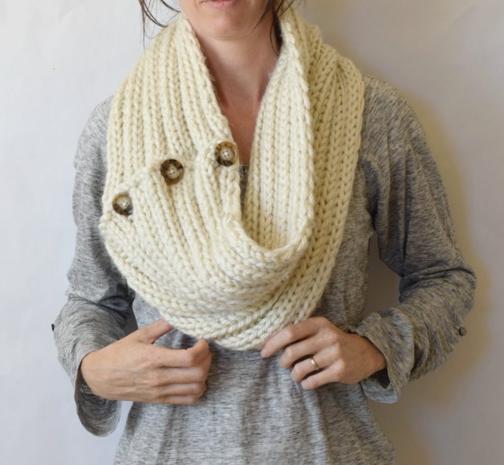giant-knit-cowl-easy-knit-pattern-3