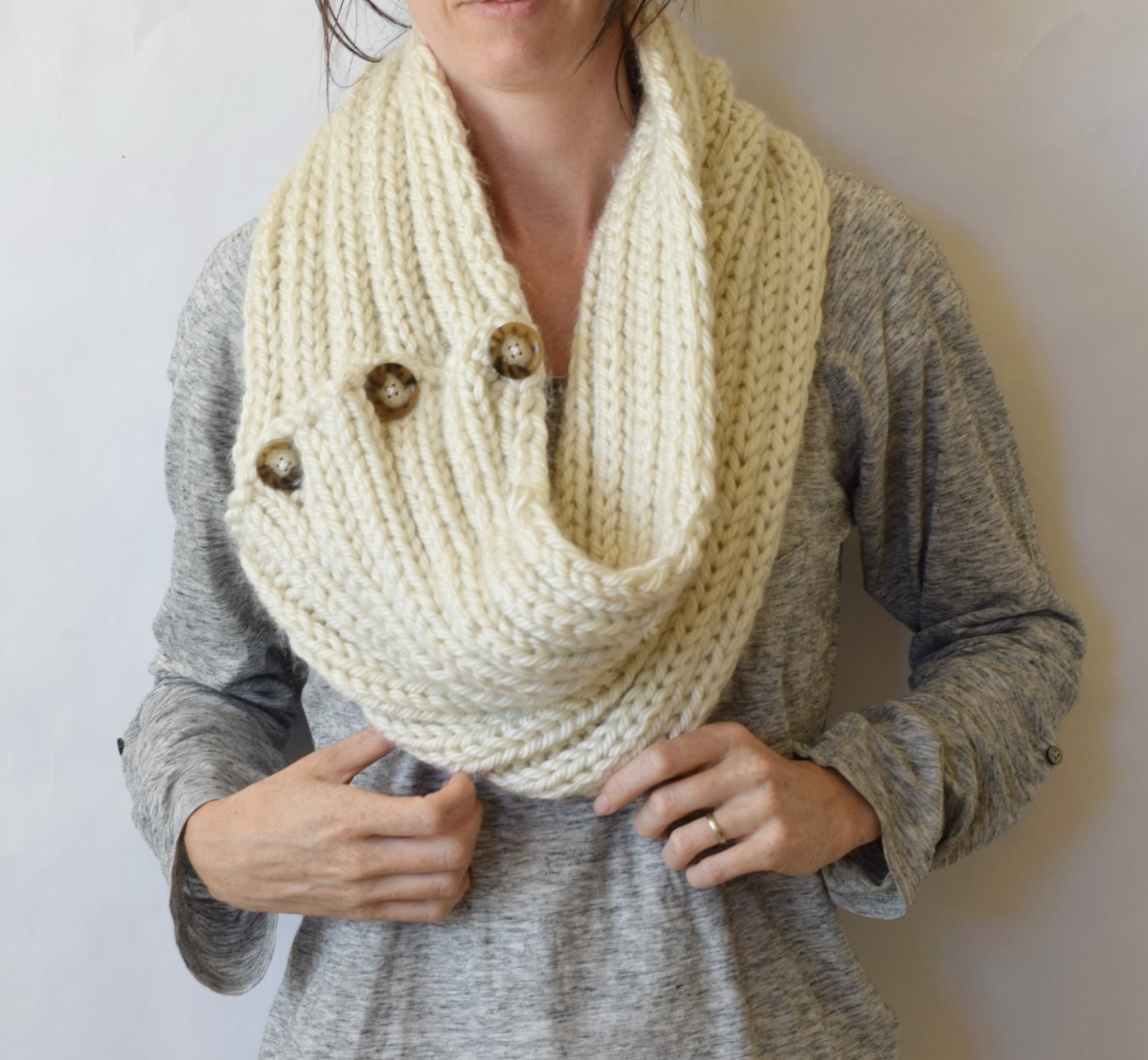 "Two Ways" Giant Knit Ribbed Cowl Pattern - Mama In A Stitch