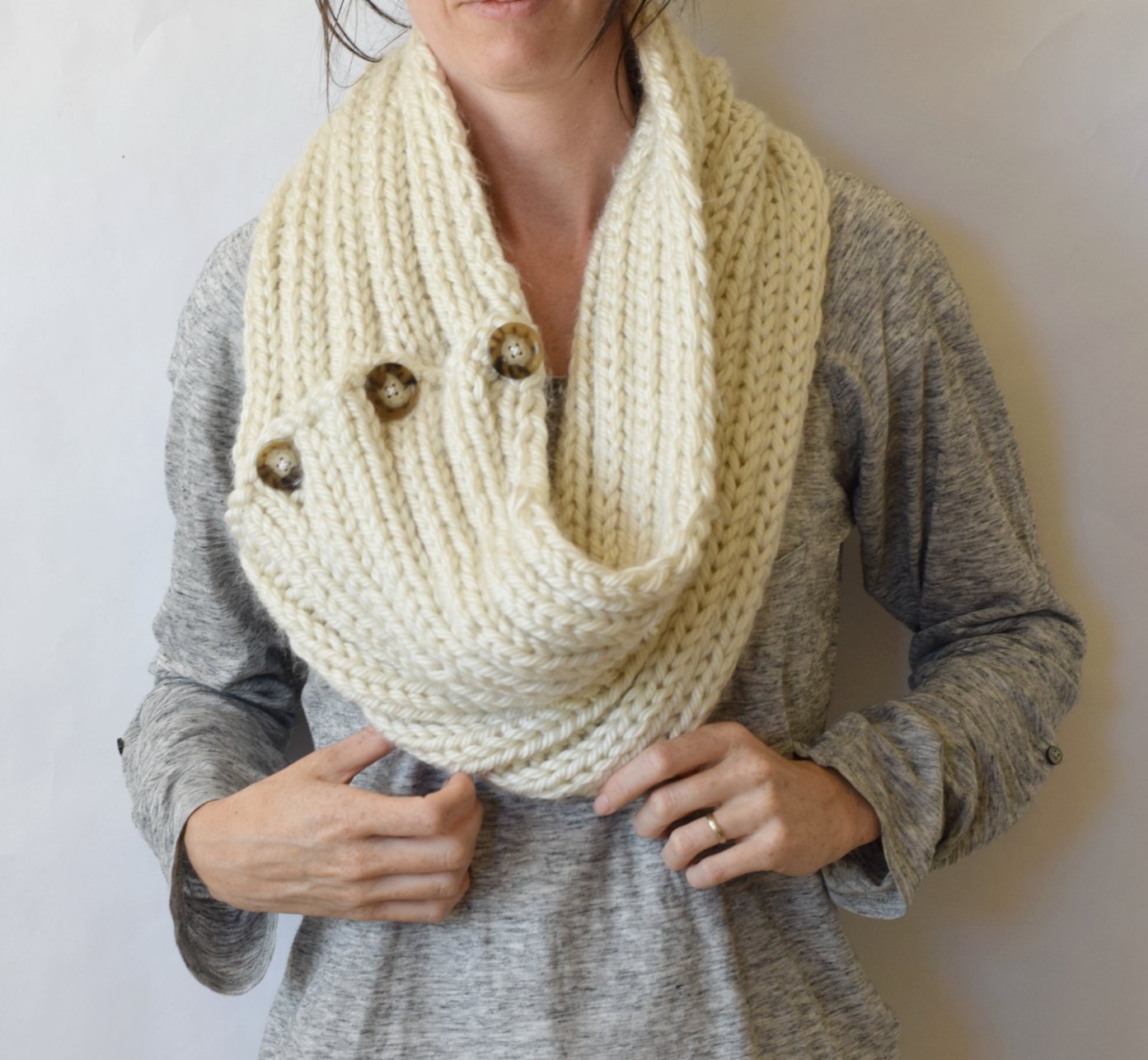 Two Ways Giant Knit Ribbed Cowl Pattern Mama In A Stitch