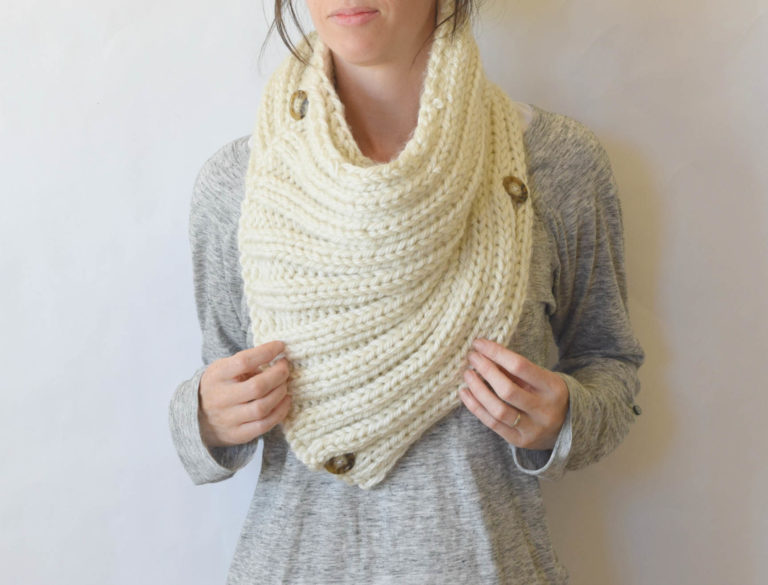 “Two Ways” Giant Knit Ribbed Cowl Pattern