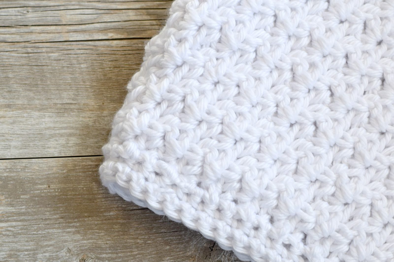 How to make an extra EXTRA large yarn pom pom - Ashlee Marie - real fun  with real food