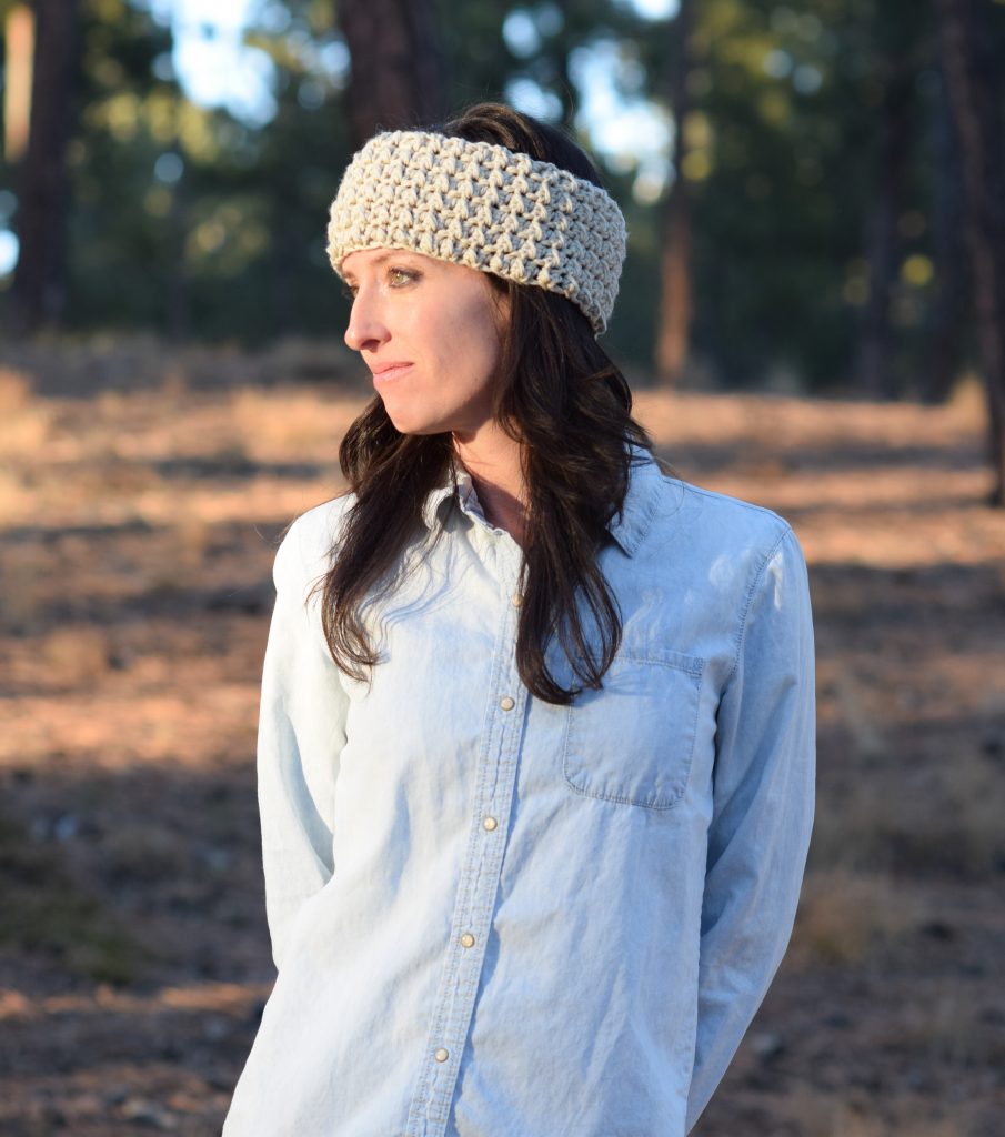 messy-bun-ear-warmer-crochet-pattern