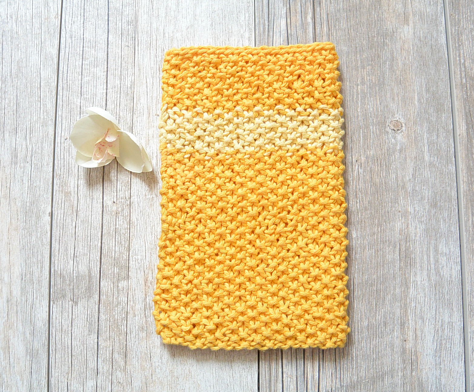 Free & Easy knitted dishcloth pattern for beginners [+video instruction]