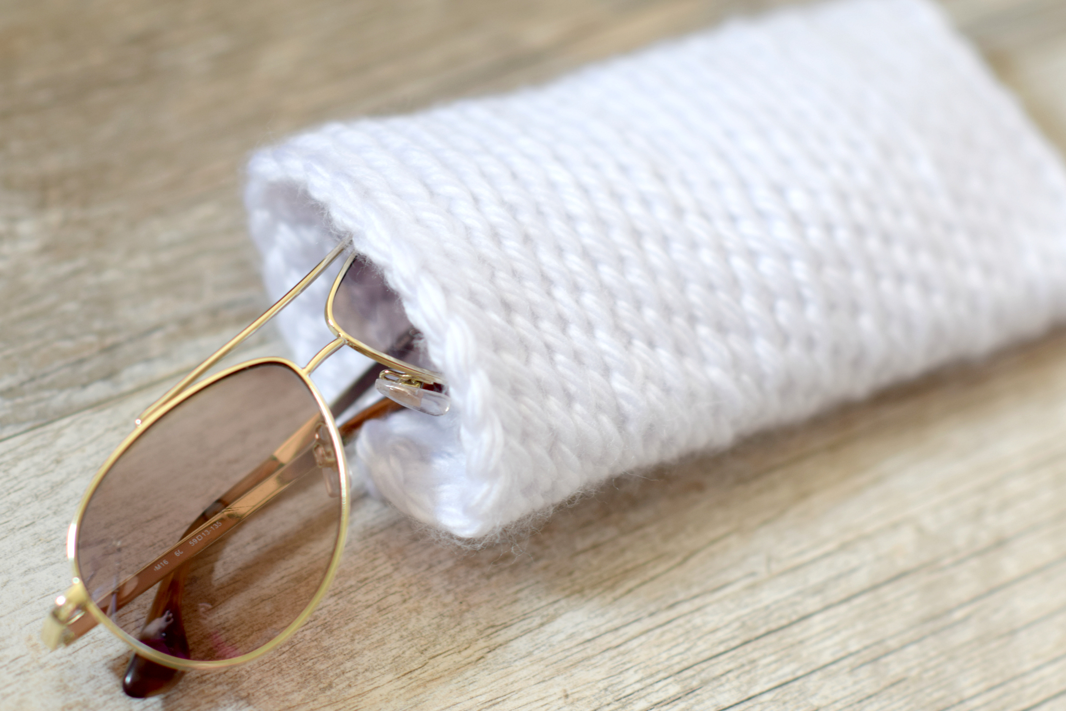 Easy crochet eyeglasses holder - Fosbas Designs