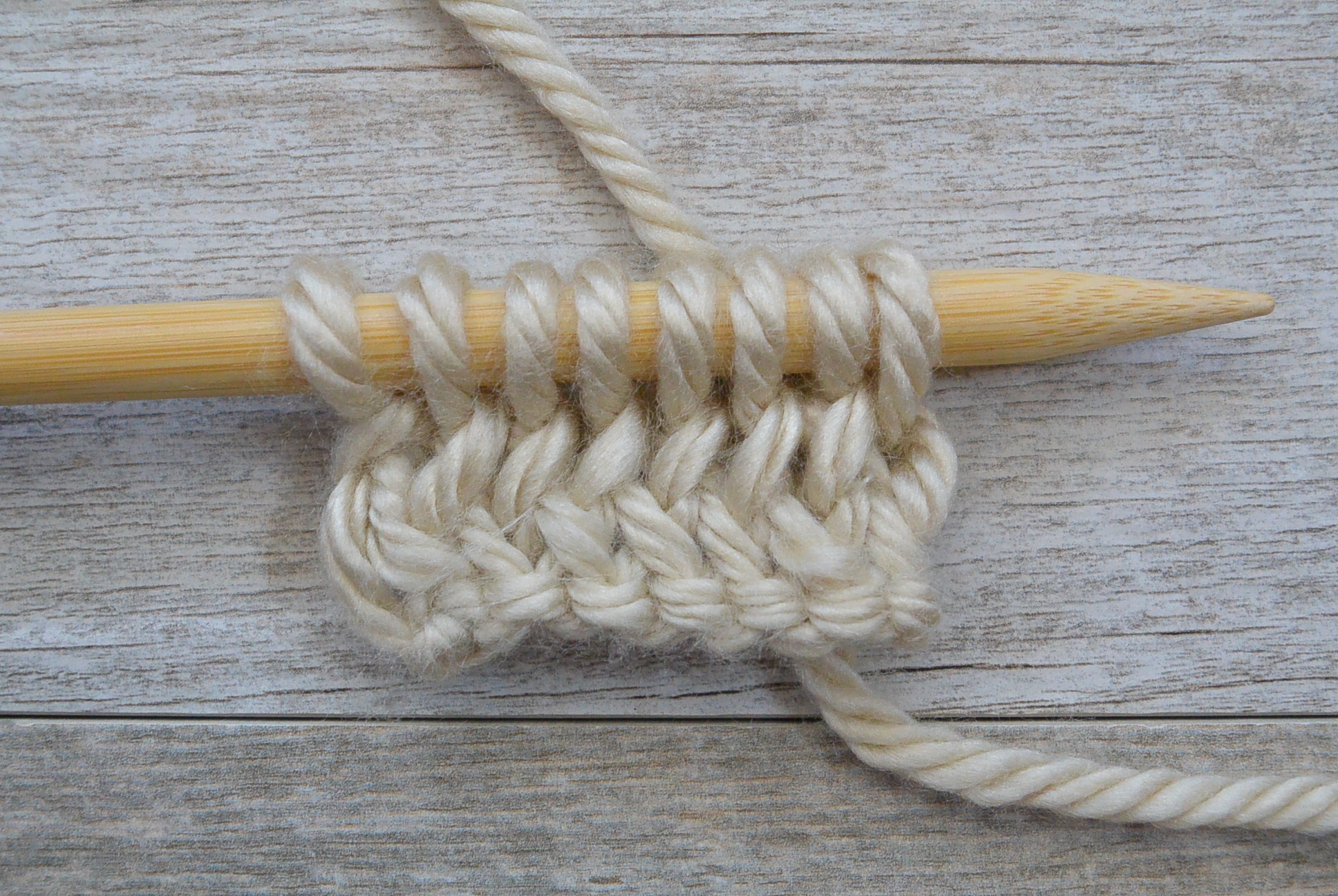 How To Knit the Horizontal Herringbone Stitch Mama In A