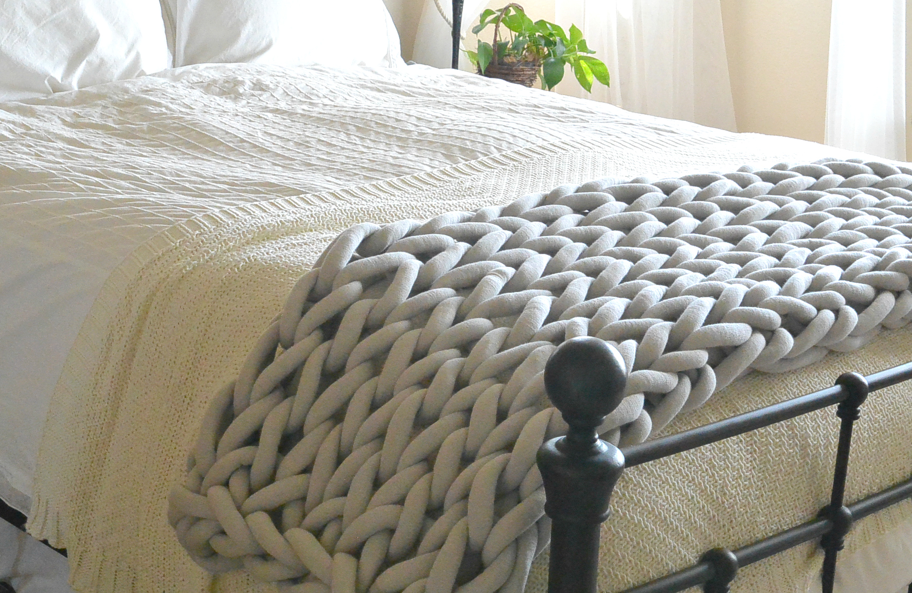 How To Easily Knit A Big Yarn Blanket – Mama In A Stitch