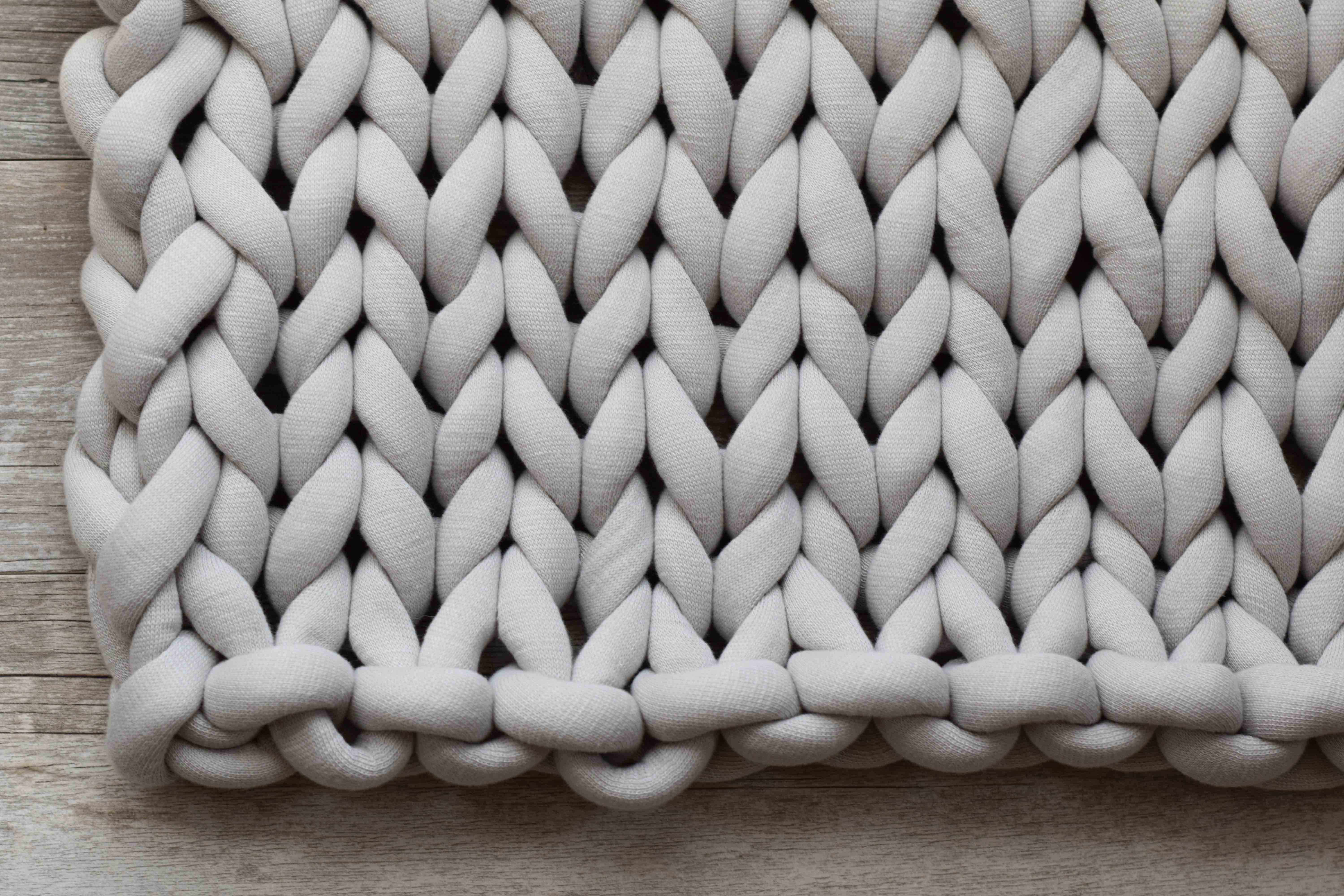 How To Easily Knit A Big Yarn Blanket Mama In A Stitch