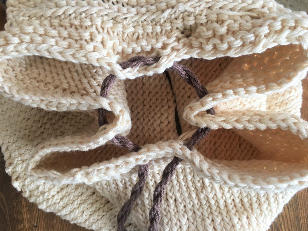 a knit drawstring closure for a stitch bag pattern