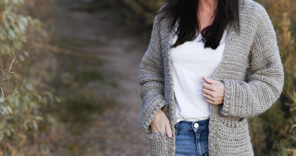 Guvernør Fortløbende bestå Easy Crochet Sweater Pattern - Boyfriend Cardigan – Mama In A Stitch