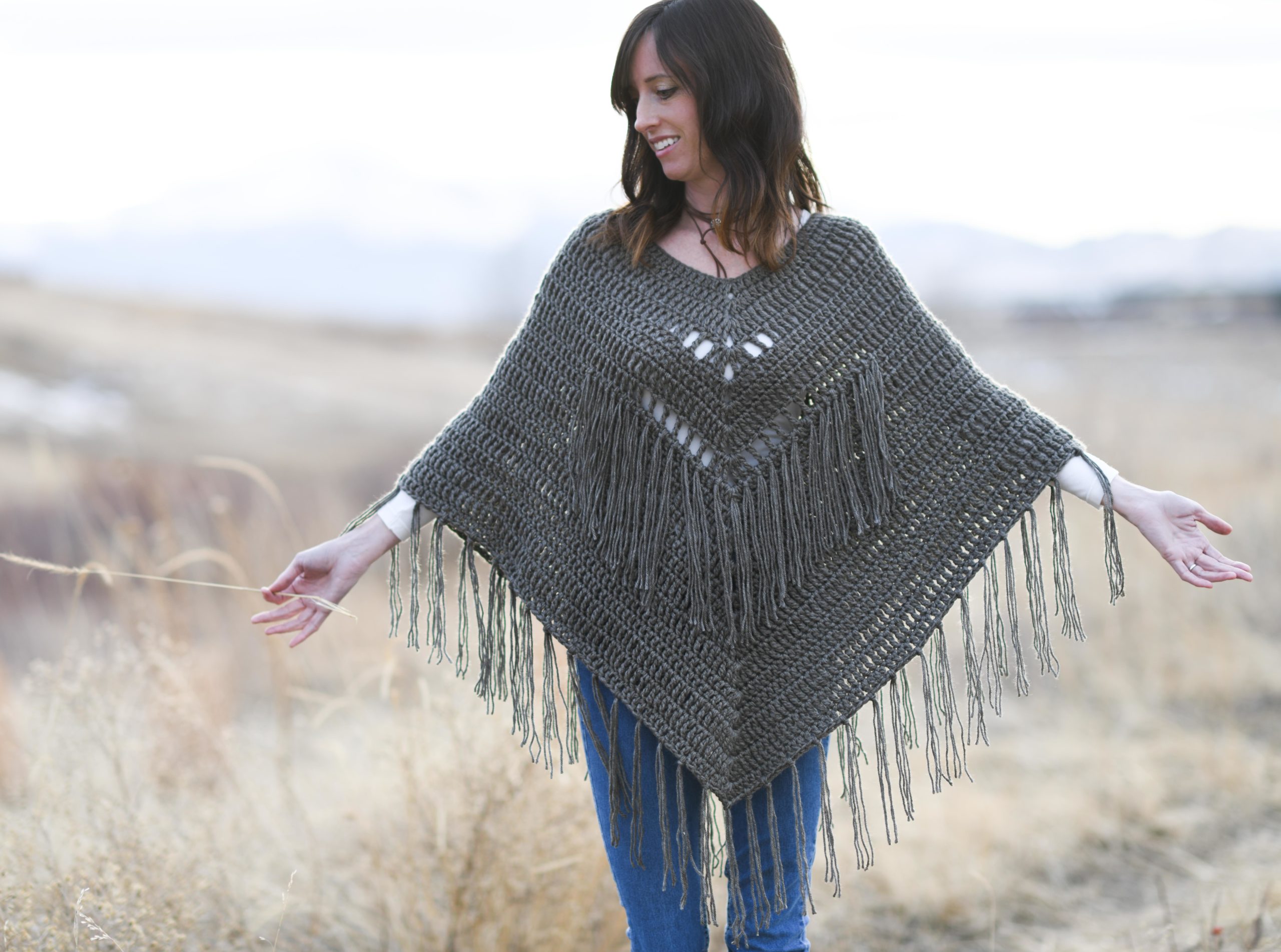kontrast frisør Walter Cunningham How To Crochet A Poncho - Trails End Seamless Poncho – Mama In A Stitch