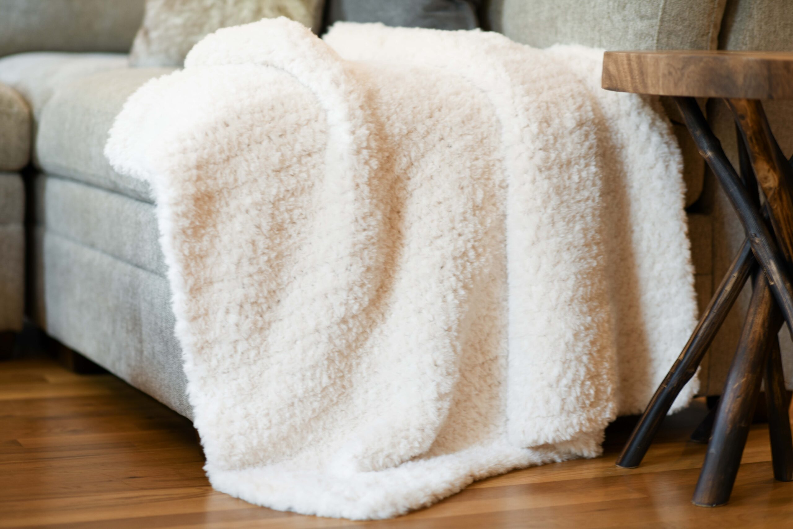 How To Crochet A Fur Throw Blanket – Mama In A Stitch