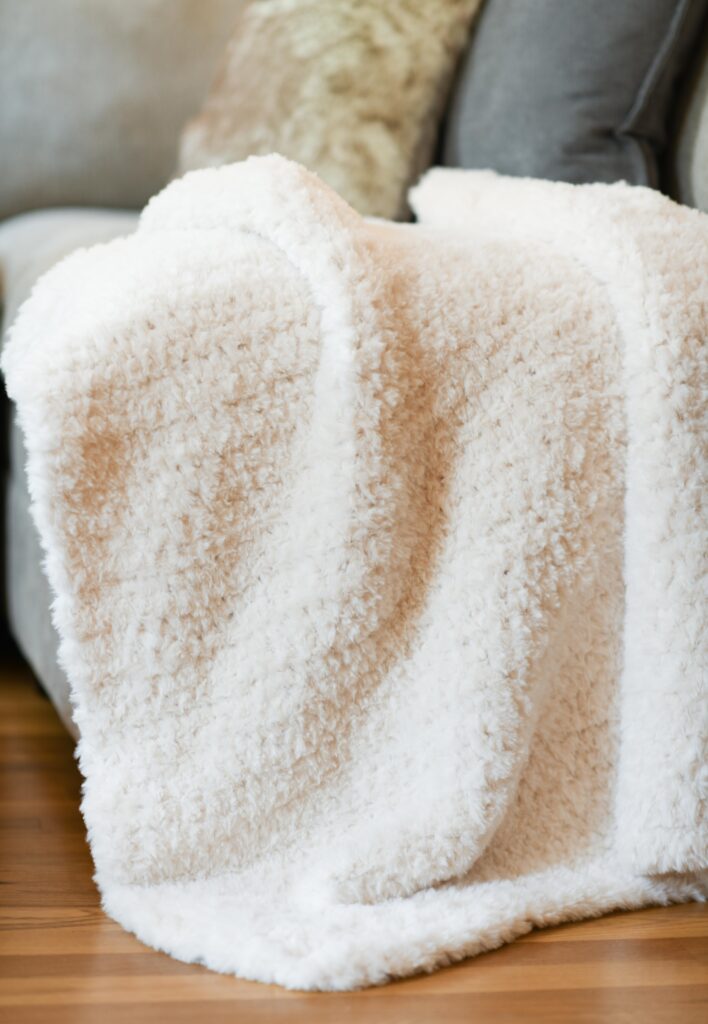 How To Crochet A Fur Throw Blanket – Mama In A Stitch