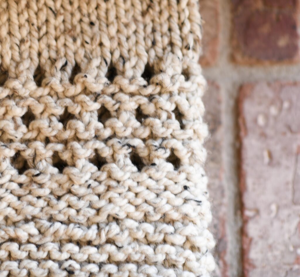 a close up of the stitching of a chunky blanket