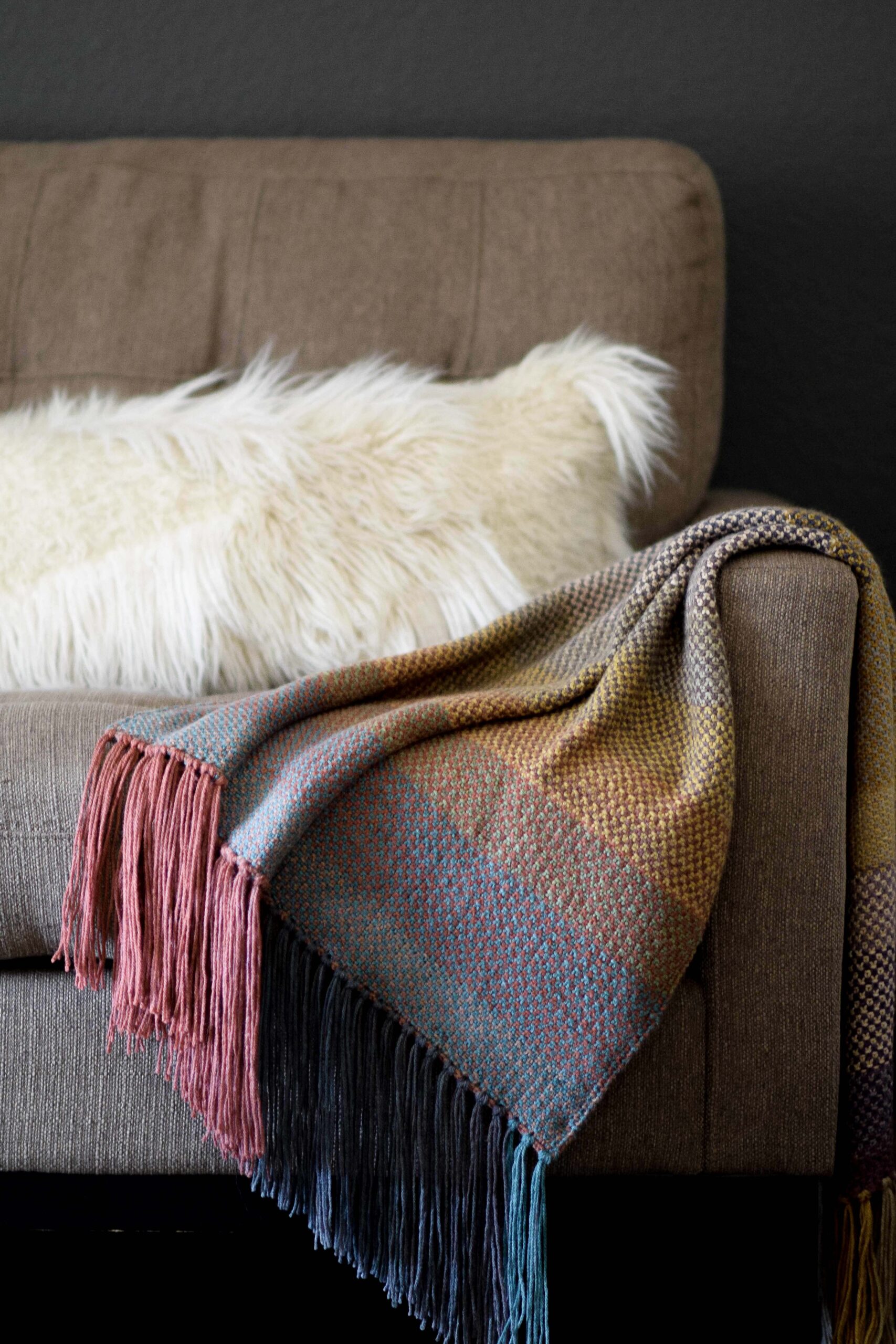 Weave your own woollen blanket - The Good Yarn