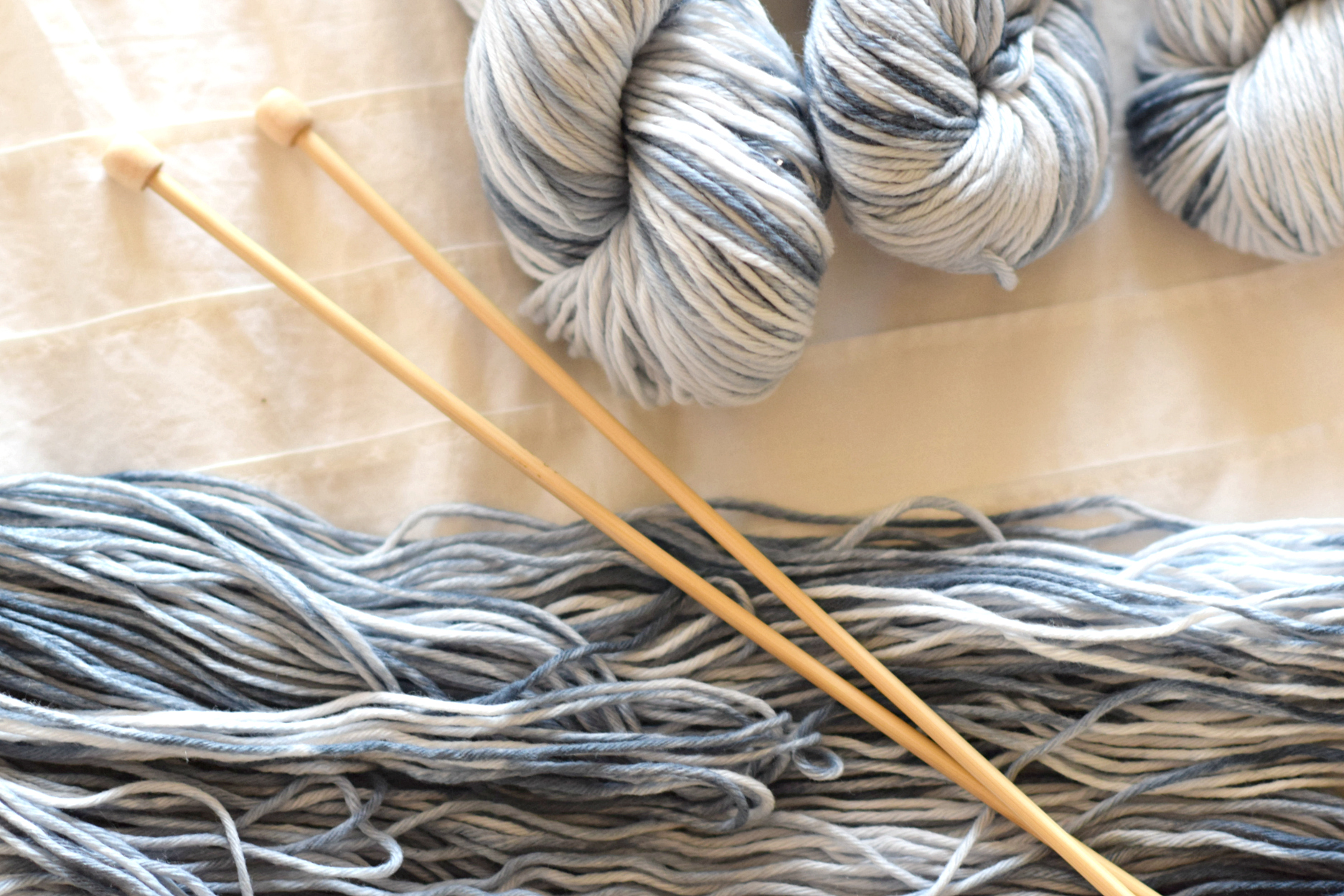 Knitting vs Crochet: How To Knit (If You Crochet) – Mama In A Stitch
